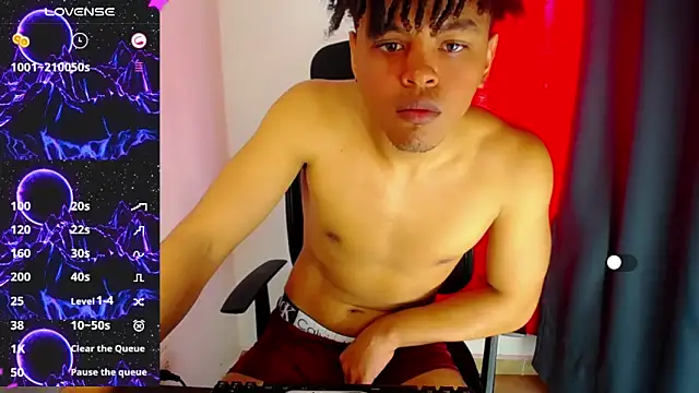 Snapshot of Ares_ttoter chatting on January 6, 8:39 pm Ares ttoter online show from January 6, 8:39 pm