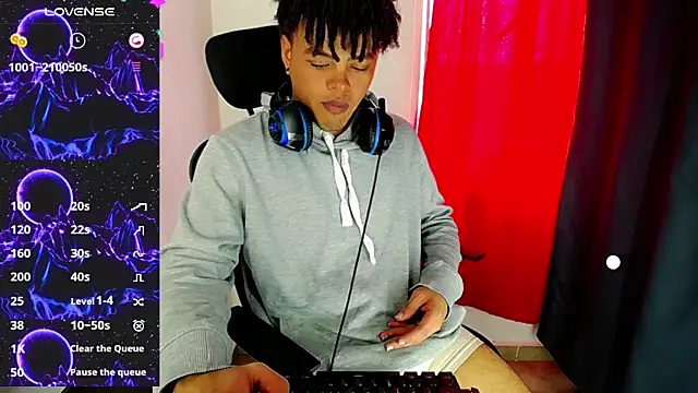 Snapshot of Ares_ttoter chatting on December 20, 5:08 pm Ares ttoter online show from December 20, 5:08 pm