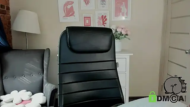 Snapshot of Alina_Mills chatting on October 3, 9:44 am Alina Mills online show from October 3, 9:44 am