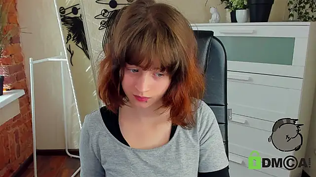 Snapshot of Alina_Mills chatting on October 7, 9:21 am Alina Mills online show from October 7, 9:21 am