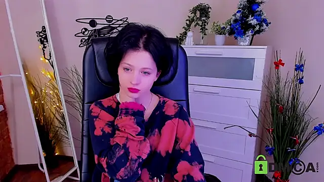 Snapshot of Alina_Mills chatting on December 30, 10:32 am Alina Mills online show from December 30, 10:32 am