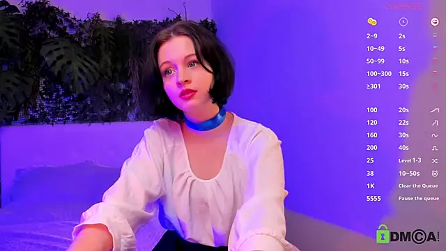 Snapshot of Alina_Mills chatting on March 18, 6:39 pm Alina Mills online show from March 18, 6:39 pm