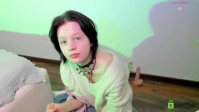 Snapshot of Alina_Mills chatting on February 14, 11:21 am Alina Mills online show from February 14, 11:21 am