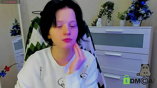 Snapshot of Alina_Mills chatting on January 8, 10:59 am Alina Mills online show from January 8, 10:59 am