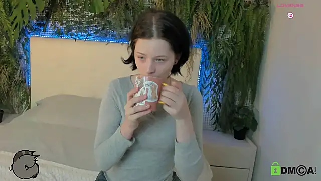 Snapshot of Alina_Mills chatting on March 3, 3:43 pm Alina Mills online show from March 3, 3:43 pm