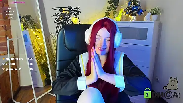 Snapshot of Alina_Mills chatting on December 23, 1:24 pm Alina Mills online show from December 23, 1:24 pm
