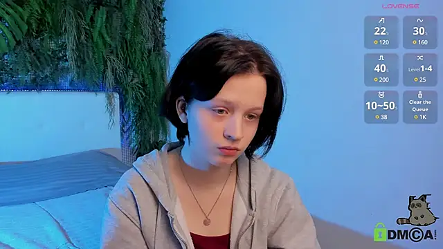 Snapshot of Alina_Mills chatting on February 3, 8:35 pm Alina Mills online show from February 3, 8:35 pm