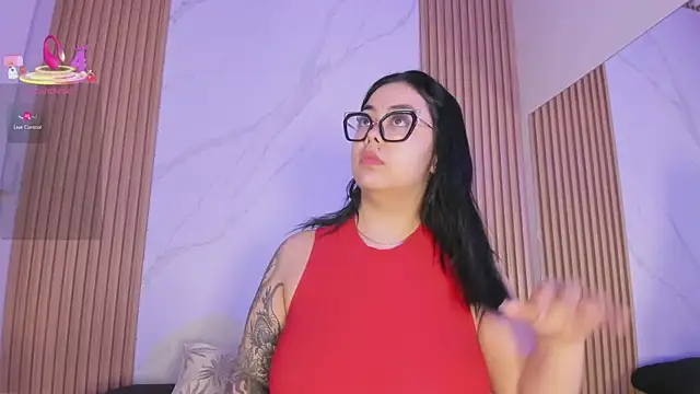 Snapshot of juicy_led_ chatting on November 8, 11:14 am juicy led online show from November 8, 11:14 am