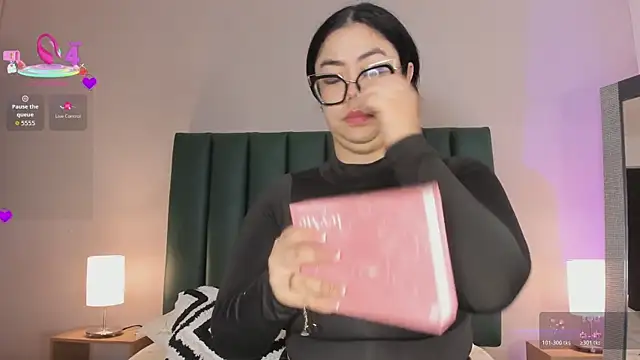 juicy led  online show from March 28, 11:11 am