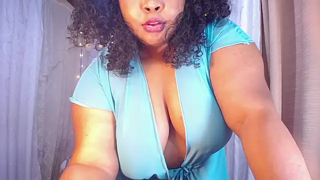Snapshot of Ana_off_alana chatting on March 18, 2:29 am Ana off alana online show from March 18, 2:29 am