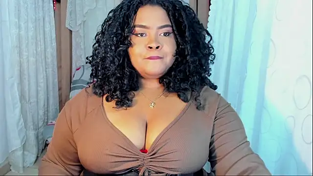 Snapshot of Ana_off_alana chatting on December 22, 2:22 am Ana off alana online show from December 22, 2:22 am