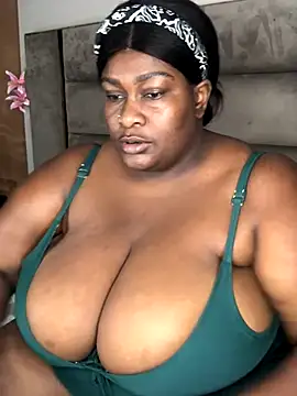 Snapshot of bustytitsxxx chatting on December 4, 5:21 am bustytitsxxx online show from December 4, 5:21 am