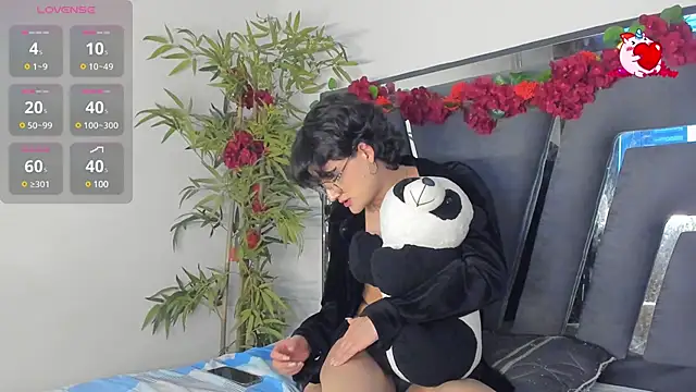 Snapshot of Black_Rose2 chatting on March 19, 2:46 pm Black Rose2 online show from March 19, 2:46 pm