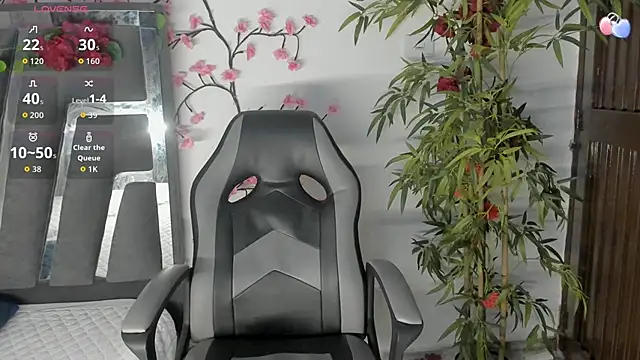 Snapshot of Black_Rose2 chatting on October 26, 11:21 am Black Rose2 online show from October 26, 11:21 am