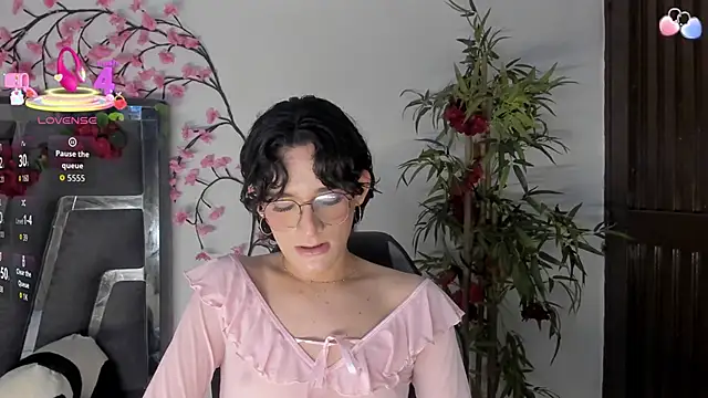 Snapshot of Black_Rose2 chatting on September 24, 12:11 pm Black Rose2 online show from September 24, 12:11 pm