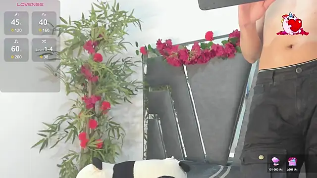 Snapshot of Black_Rose2 chatting on February 27, 11:39 am Black Rose2 online show from February 27, 11:39 am