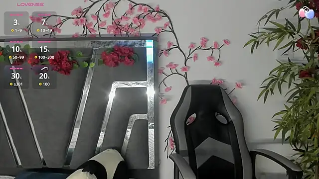 Snapshot of Black_Rose2 chatting on October 27, 11:33 am Black Rose2 online show from October 27, 11:33 am