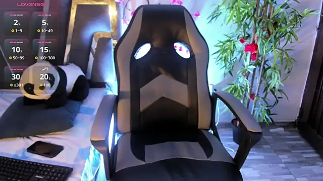 Snapshot of Black_Rose2 chatting on November 12, 11:25 am Black Rose2 online show from November 12, 11:25 am