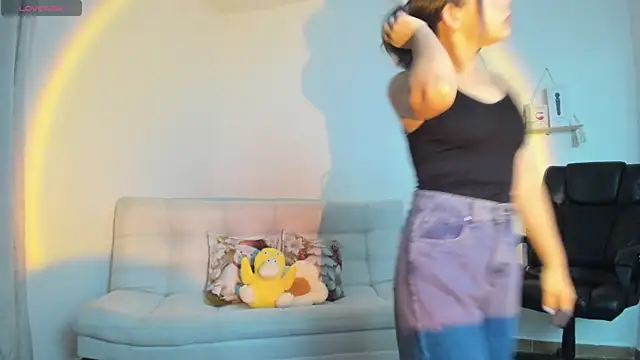 AprilDubois online show from December 5, 8:06 pm