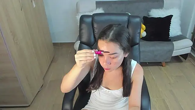 AprilDubois online show from October 6, 8:31 pm