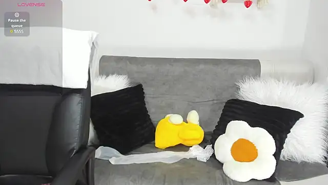 AprilDubois online show from March 4, 2:42 pm