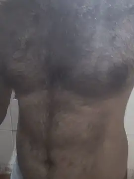 Snapshot of hairy_gun chatting on October 18, 3:47 pm hairy gun online show from October 18, 3:47 pm