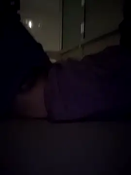 Snapshot of hairy_gun chatting on March 3, 9:37 pm hairy gun online show from March 3, 9:37 pm