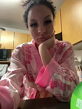 thatonelightskinn online show from February 21, 3:56 am