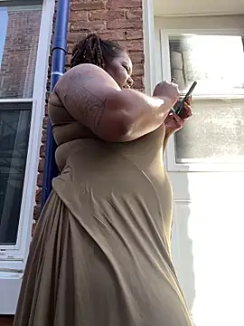 Goddess Nafeesha online show from May 22, 8:29 pm