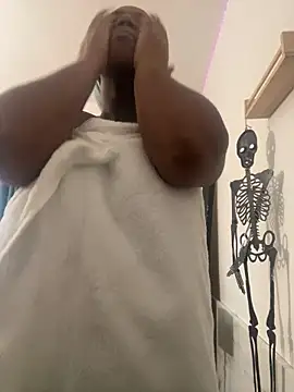 Goddess Nafeesha online show from February 14, 4:40 pm