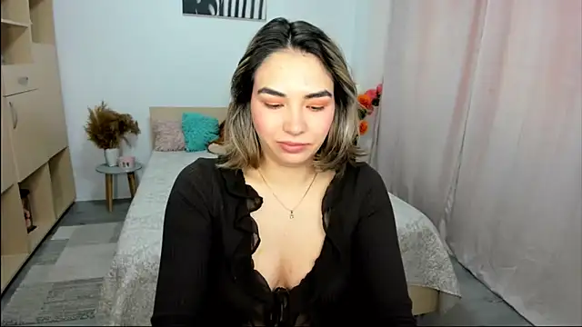 Alexa Dolly12 online show from April 15, 8:09 am