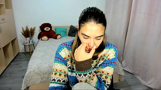 Snapshot of Alexa_Dolly12 chatting on October 4, 6:04 am Alexa Dolly12 online show from October 4, 6:04 am
