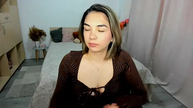 Alexa Dolly12 online show from May 7, 6:17 am
