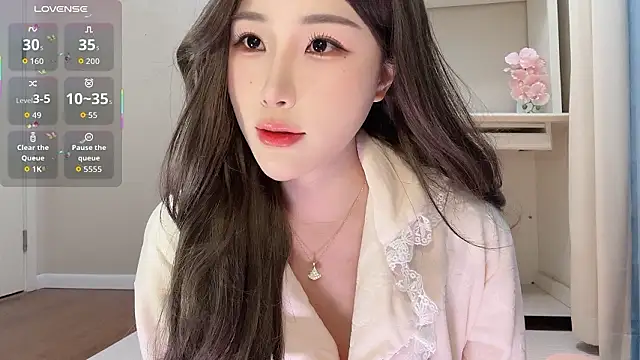 sililis online show from March 22, 11:56 am