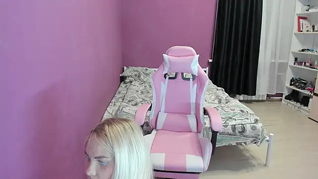 Lika8234 online show from September 11, 10:21 pm