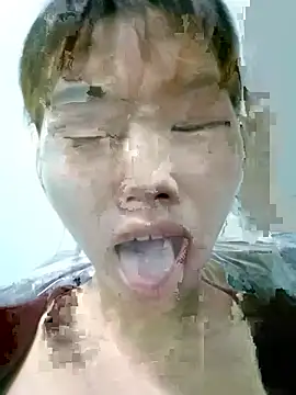 Snapshot of Lonalysexy chatting on July 6, 1:40 pm Lonalysexy online show from July 6, 1:40 pm