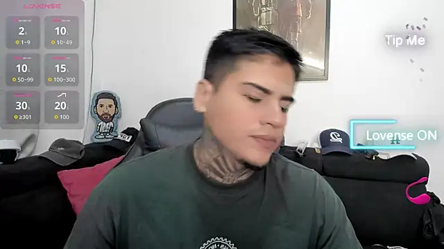 Snapshot of mad_maxxx2 chatting on November 14, 11:36 am mad maxxx2 online show from November 14, 11:36 am