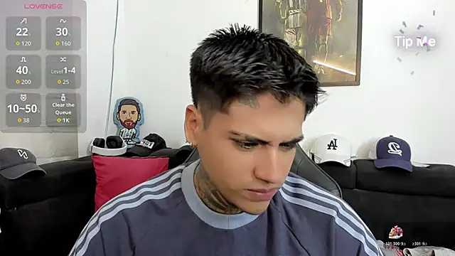 Snapshot of mad_maxxx2 chatting on December 18, 12:31 pm mad maxxx2 online show from December 18, 12:31 pm