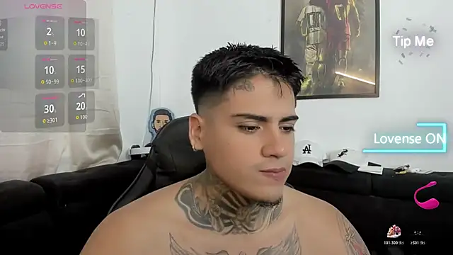 Snapshot of mad_maxxx2 chatting on November 23, 1:43 pm mad maxxx2 online show from November 23, 1:43 pm