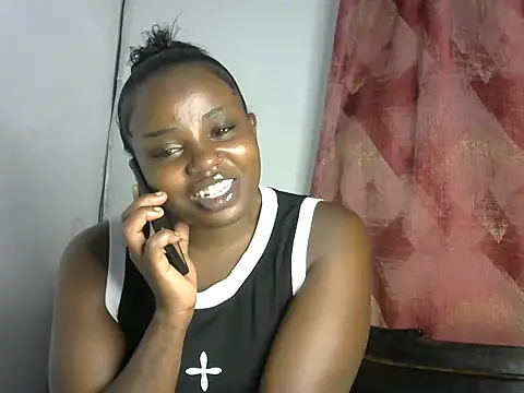 juicyblaqebony online show from May 1, 4:39 am