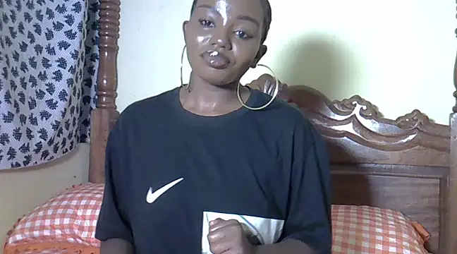 Snapshot of juicyblaqebony chatting on February 26, 5:10 pm juicyblaqebony online show from February 26, 5:10 pm