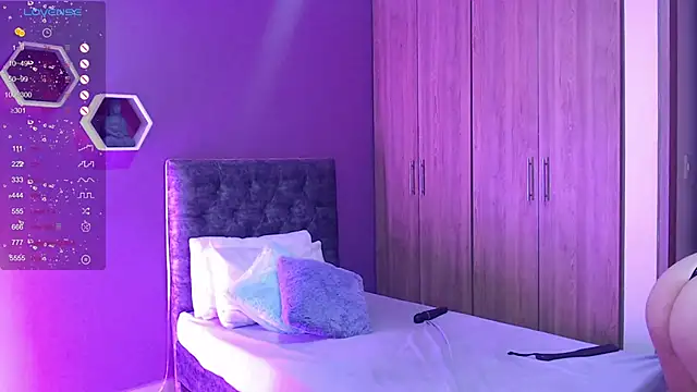 Medelynevans1 online show from February 18, 12:59 am