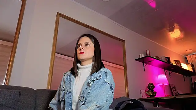 Snapshot of Alice_milf_ chatting on September 18, 11:35 am Alice milf online show from September 18, 11:35 am