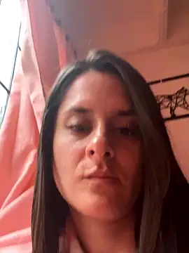Snapshot of Alice_milf_ chatting on October 12, 11:33 am Alice milf online show from October 12, 11:33 am
