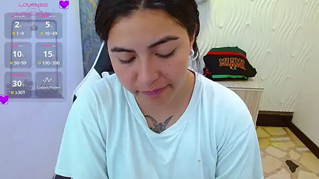  luna torres online show from December 3, 1:21 pm