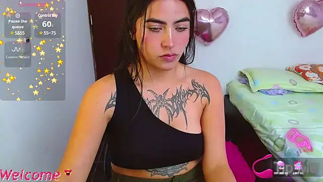  luna torres online show from December 7, 9:50 pm