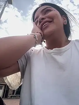  luna torres online show from March 3, 12:45 pm