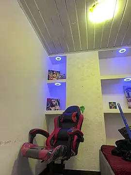  luna torres online show from April 16, 12:39 pm