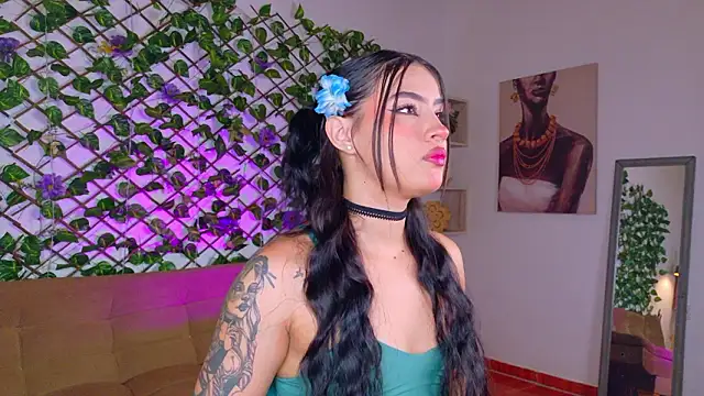 Snapshot of melody_cute10 chatting on February 26, 1:33 pm melody cute10 online show from February 26, 1:33 pm