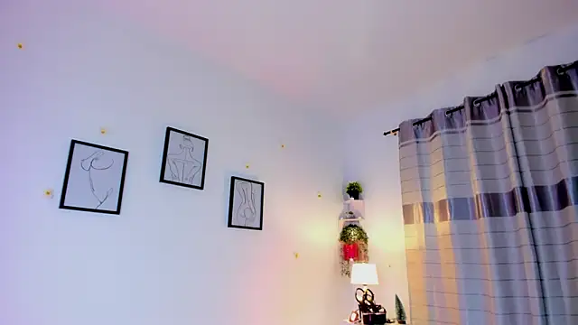 Snapshot of chantall_smith chatting on January 8, 3:18 pm chantall smith online show from January 8, 3:18 pm